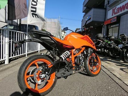 KTM 390 DUKE 入荷少量、お早目にお買い求め下さい、ナナオリジナル5年保証加入できます詳しくはスタッフまで 3