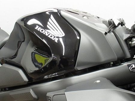 ホンダ CBR650R 【バイク王認定中古車】【スピード納車】CBR650R ワンオーナー車 ☆★マルチバー&US 8