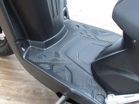 ヤマハ BWS125(ビーウィズ) BW’S125 最終型 国内仕様 ☆★メーターバイザー・トップケース付き!★☆ 36