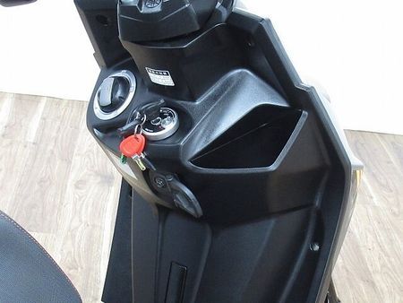 ヤマハ BWS125(ビーウィズ) BW’S125 最終型 国内仕様 ☆★メーターバイザー・トップケース付き!★☆ 7