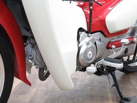 ホンダ スーパーカブC125 スーパーカブC125 現行型 ヨシムラマフラー装備 ☆★トップケース・グリップヒーター・ベ 36