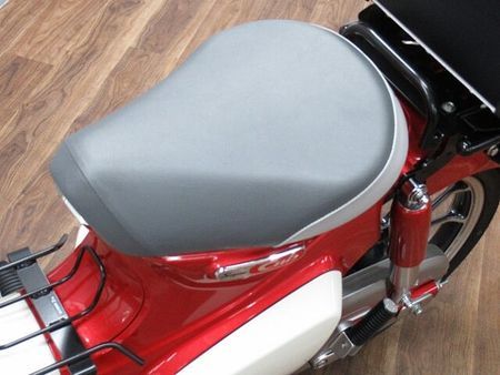 ホンダ スーパーカブC125 スーパーカブC125 現行型 ヨシムラマフラー装備 ☆★トップケース・グリップヒーター・ベ 37