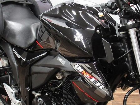 スズキ ジクサー 150 GIXXER150 サイドバッグ付き ☆★MRAスクリーン・LEDライト・キャリア付き!★ 19