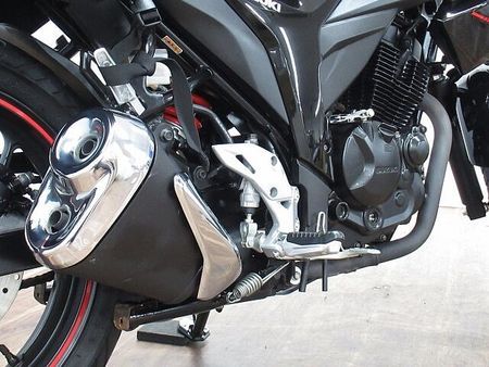 スズキ ジクサー 150 GIXXER150 サイドバッグ付き ☆★MRAスクリーン・LEDライト・キャリア付き!★ 10