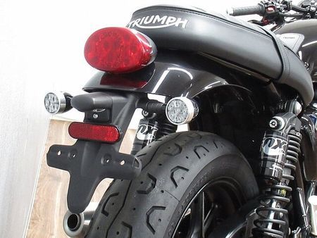 トライアンフ STREET TWIN ストリートツイン FOXレーシングリアサス装備 ☆★純正オプション多数!★☆ 11