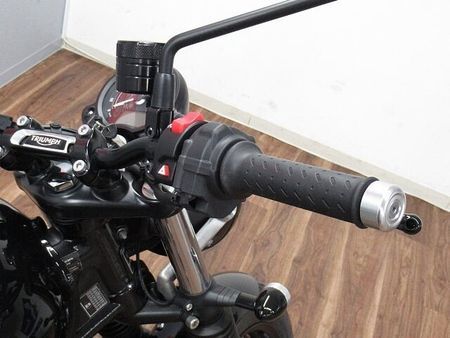 トライアンフ STREET TWIN ストリートツイン FOXレーシングリアサス装備 ☆★純正オプション多数!★☆ 17
