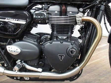 トライアンフ STREET TWIN ストリートツイン FOXレーシングリアサス装備 ☆★純正オプション多数!★☆ 21