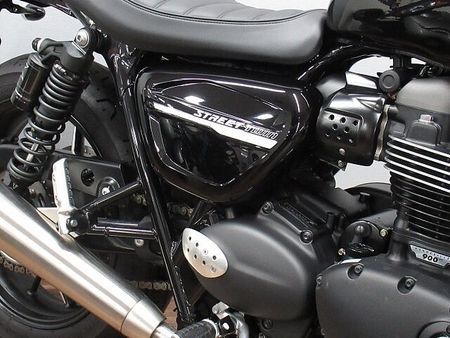 トライアンフ STREET TWIN ストリートツイン FOXレーシングリアサス装備 ☆★純正オプション多数!★☆ 24