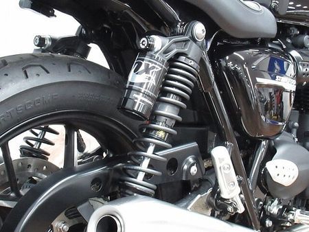 トライアンフ STREET TWIN ストリートツイン FOXレーシングリアサス装備 ☆★純正オプション多数!★☆ 27