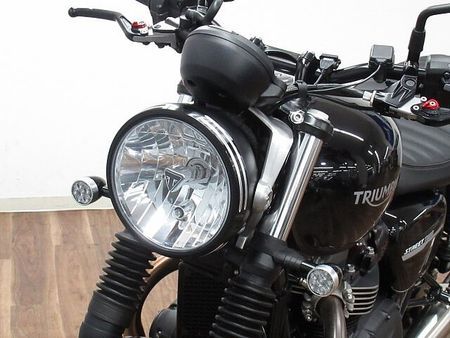 トライアンフ STREET TWIN ストリートツイン FOXレーシングリアサス装備 ☆★純正オプション多数!★☆ 31