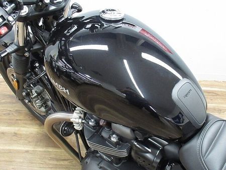 トライアンフ STREET TWIN ストリートツイン FOXレーシングリアサス装備 ☆★純正オプション多数!★☆ 35