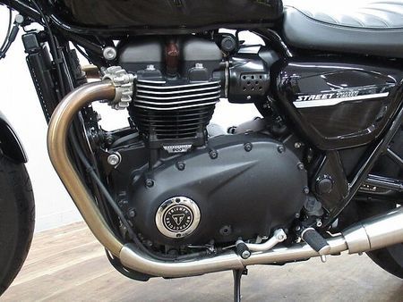 トライアンフ STREET TWIN ストリートツイン FOXレーシングリアサス装備 ☆★純正オプション多数!★☆ 36