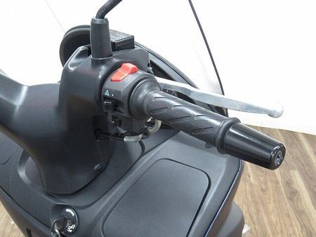 スズキ バーグマン200 バーグマン200 最終型 リアキャリア付き ☆★ABS・DCソケット標準装備★☆ 18