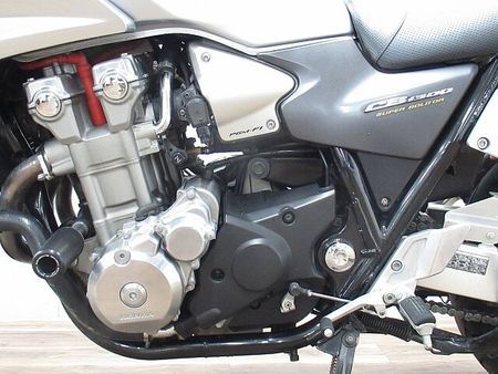 ホンダ CB1300スーパーボルドール CB1300スーパーボルドール TSRマフラー装備 ☆★純正オプションローシート・フェンダ 38