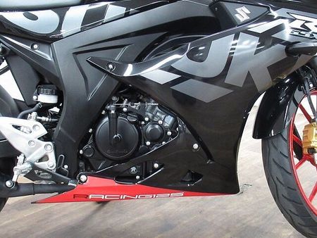 スズキ GSX-R125 GSX-R125 リアフェンダーレス ☆★便利なヘルメットホルダー付き!★☆ 24