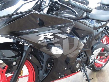 スズキ GSX-R125 GSX-R125 リアフェンダーレス ☆★便利なヘルメットホルダー付き!★☆ 35