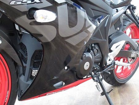 スズキ GSX-R125 GSX-R125 リアフェンダーレス ☆★便利なヘルメットホルダー付き!★☆ 36