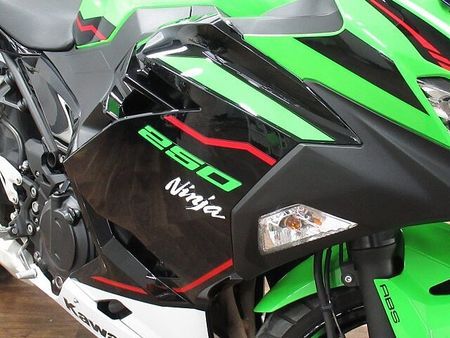 カワサキ ニンジャ 250 Ninja250 KRTエディション ☆★LEDヘッドライト装備!★☆ 19