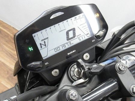 スズキ ジクサー 150 GIXXER150 国内仕様 現行モデル ☆★走行少ないオススメ車!★☆ 【マル得車輌】 12