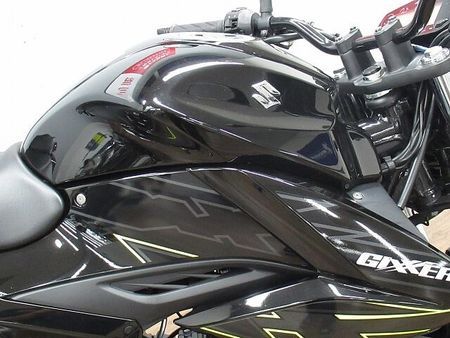 スズキ ジクサー 150 GIXXER150 国内仕様 現行モデル ☆★走行少ないオススメ車!★☆ 【マル得車輌】 19