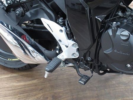 スズキ ジクサー 150 GIXXER150 国内仕様 現行モデル ☆★走行少ないオススメ車!★☆ 【マル得車輌】 24