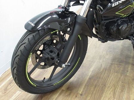 スズキ ジクサー 150 GIXXER150 国内仕様 現行モデル ☆★走行少ないオススメ車!★☆ 【マル得車輌】 28