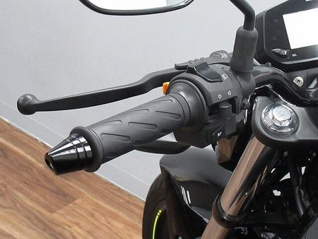 スズキ ジクサー 150 GIXXER150 国内仕様 現行モデル ☆★走行少ないオススメ車!★☆ 【マル得車輌】 31