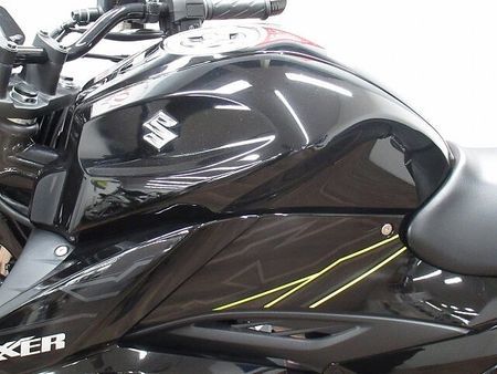スズキ ジクサー 150 GIXXER150 国内仕様 現行モデル ☆★走行少ないオススメ車!★☆ 【マル得車輌】 33