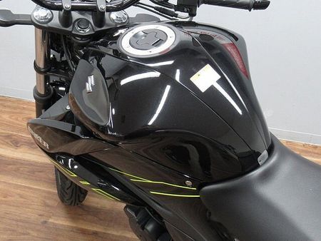 スズキ ジクサー 150 GIXXER150 国内仕様 現行モデル ☆★走行少ないオススメ車!★☆ 【マル得車輌】 34