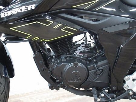 スズキ ジクサー 150 GIXXER150 国内仕様 現行モデル ☆★走行少ないオススメ車!★☆ 【マル得車輌】 35