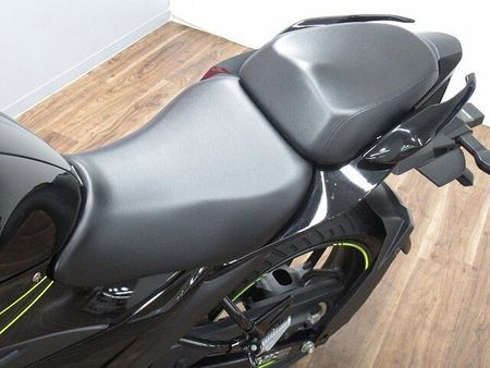 スズキ ジクサー 150 GIXXER150 国内仕様 現行モデル ☆★走行少ないオススメ車!★☆ 【マル得車輌】 37