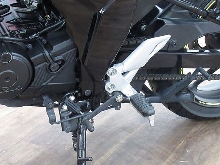 スズキ ジクサー 150 GIXXER150 国内仕様 現行モデル ☆★走行少ないオススメ車!★☆ 【マル得車輌】 38