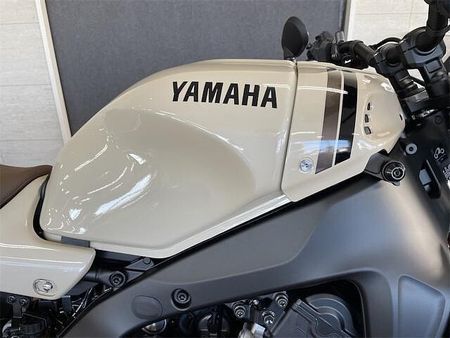 ヤマハ XSR900 細部に宿るこだわりポイントバイクらしい佇まいの中に、金属の触感や高品質な仕上げを追求。 2