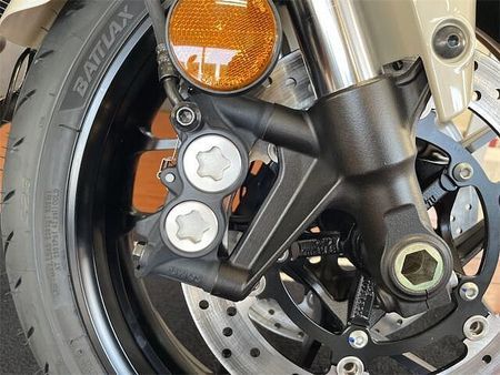 ヤマハ XSR900 細部に宿るこだわりポイントバイクらしい佇まいの中に、金属の触感や高品質な仕上げを追求。 20
