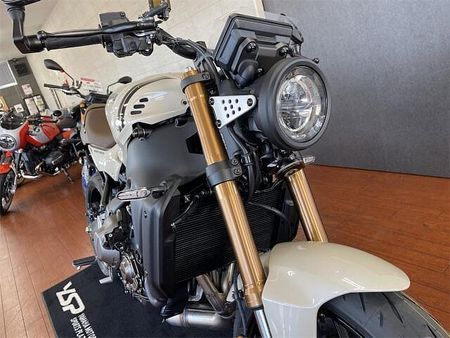 ヤマハ XSR900 細部に宿るこだわりポイントバイクらしい佇まいの中に、金属の触感や高品質な仕上げを追求。 4