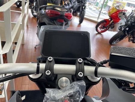 ヤマハ MT-07 Y-AMT ハンドシフトとオートマチックのスイッチは、あらゆるシーンで快適なライディングをもたらす 13