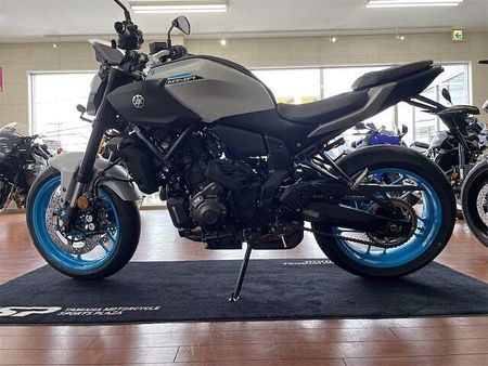 ヤマハ MT-07 Y-AMT ハンドシフトとオートマチックのスイッチは、あらゆるシーンで快適なライディングをもたらす 16
