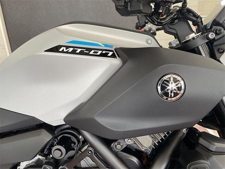ヤマハ MT-07 Y-AMT ハンドシフトとオートマチックのスイッチは、あらゆるシーンで快適なライディングをもたらす 2