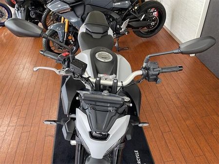 ヤマハ MT-07 Y-AMT ハンドシフトとオートマチックのスイッチは、あらゆるシーンで快適なライディングをもたらす 24