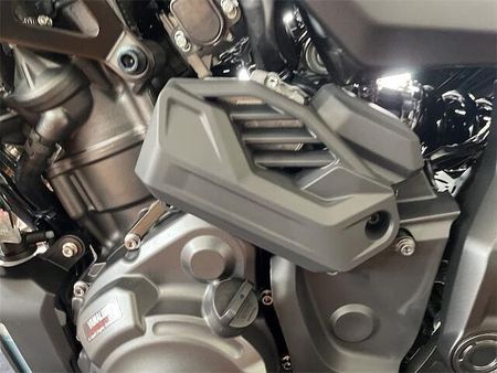 ヤマハ MT-07 Y-AMT ハンドシフトとオートマチックのスイッチは、あらゆるシーンで快適なライディングをもたらす 9