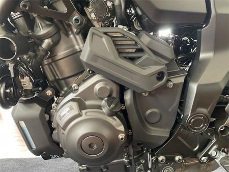 ヤマハ MT-07 Y-AMT ハンドシフトとオートマチックのスイッチは、あらゆるシーンで快適なライディングをもたらす 10