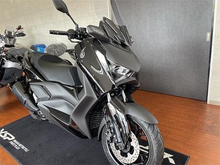 ヤマハ XMAX 250 上品さと躍動感を両立させたXMAXらしいスタイリング 2