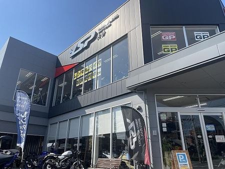 ヤマハ XMAX 250 上品さと躍動感を両立させたXMAXらしいスタイリング 30