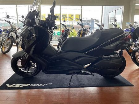 ヤマハ XMAX 250 上品さと躍動感を両立させたXMAXらしいスタイリング 9