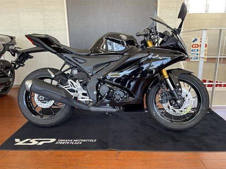 ヤマハ YZF-R125 Rシリーズのシルエットを受け継ぐ 1