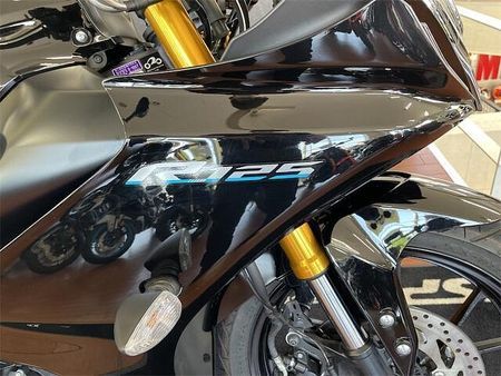ヤマハ YZF-R125 Rシリーズのシルエットを受け継ぐ 2