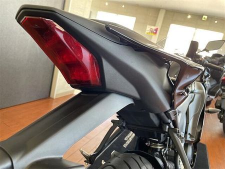 ヤマハ YZF-R125 Rシリーズのシルエットを受け継ぐ 5