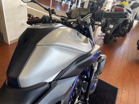 ヤマハ MT-25 高速道路も走行可能なことから、幅広いシチュエーションで、ライディングの楽しさを味わえます 16