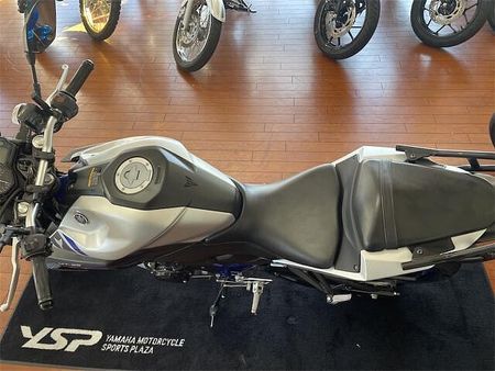 ヤマハ MT-25 高速道路も走行可能なことから、幅広いシチュエーションで、ライディングの楽しさを味わえます 18