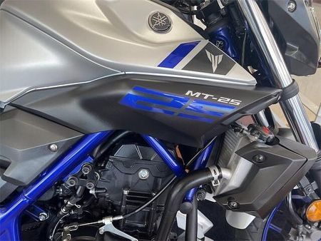 ヤマハ MT-25 高速道路も走行可能なことから、幅広いシチュエーションで、ライディングの楽しさを味わえます 8